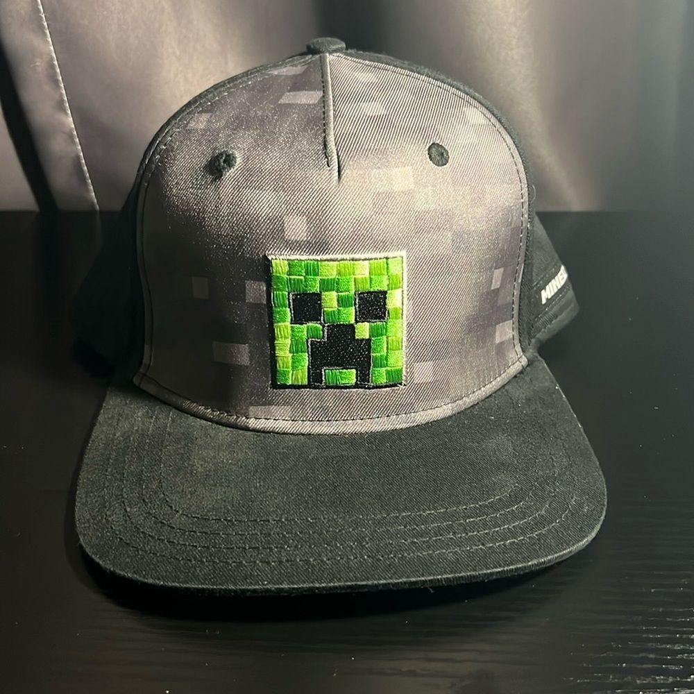 Minecraft youth/kids snapback hat..